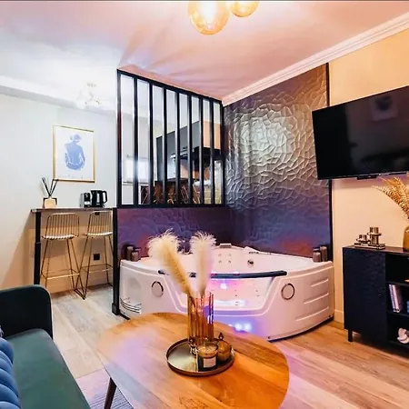 Apartment Jacuzzi Deluxe - Penthouse