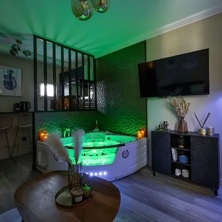 Jacuzzi Deluxe - Penthouse Saint-Maur-des-Fosses