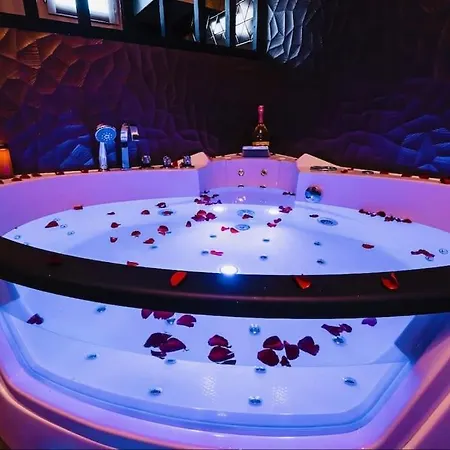 Jacuzzi Deluxe - Penthouse